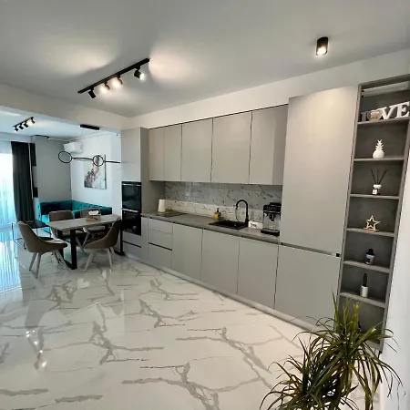 Apartment La Malul Marii In Mamaia Nord