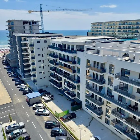 La Malul Marii In Mamaia Nord * Нэводари